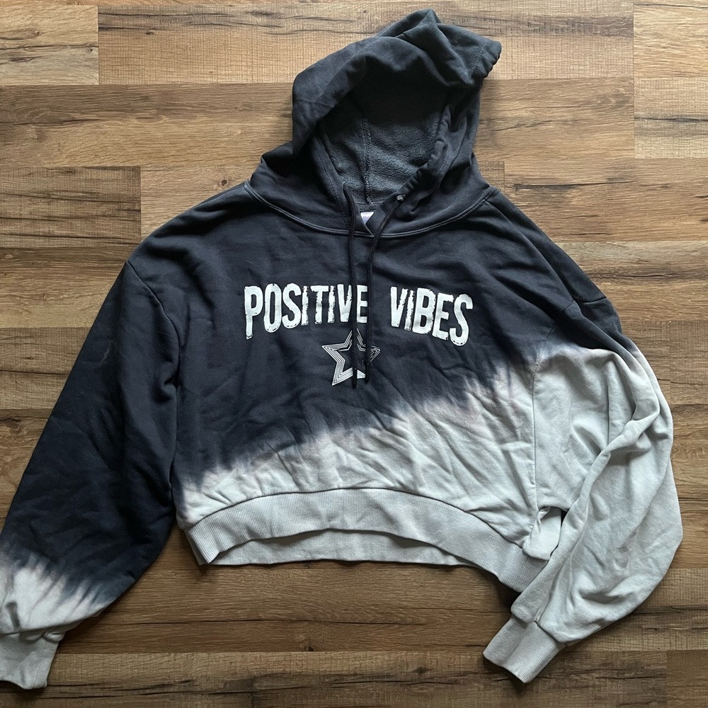 Cropped hoodie